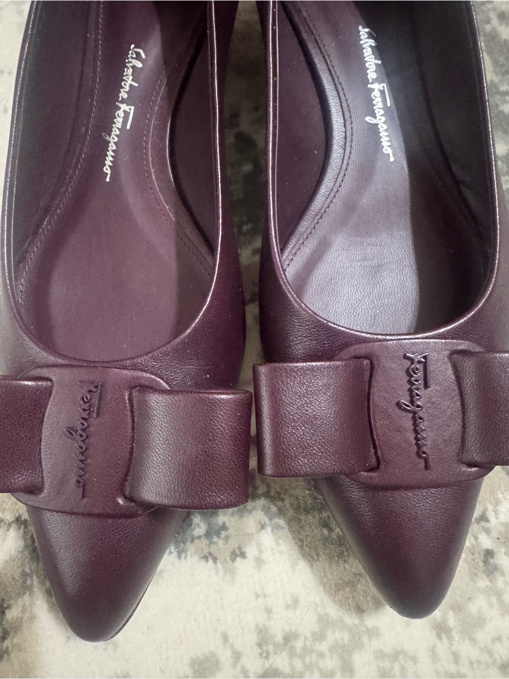 Salvatore Ferragamo Burgundy Pointed-Toe Bow Flats - Picture 2 of 11